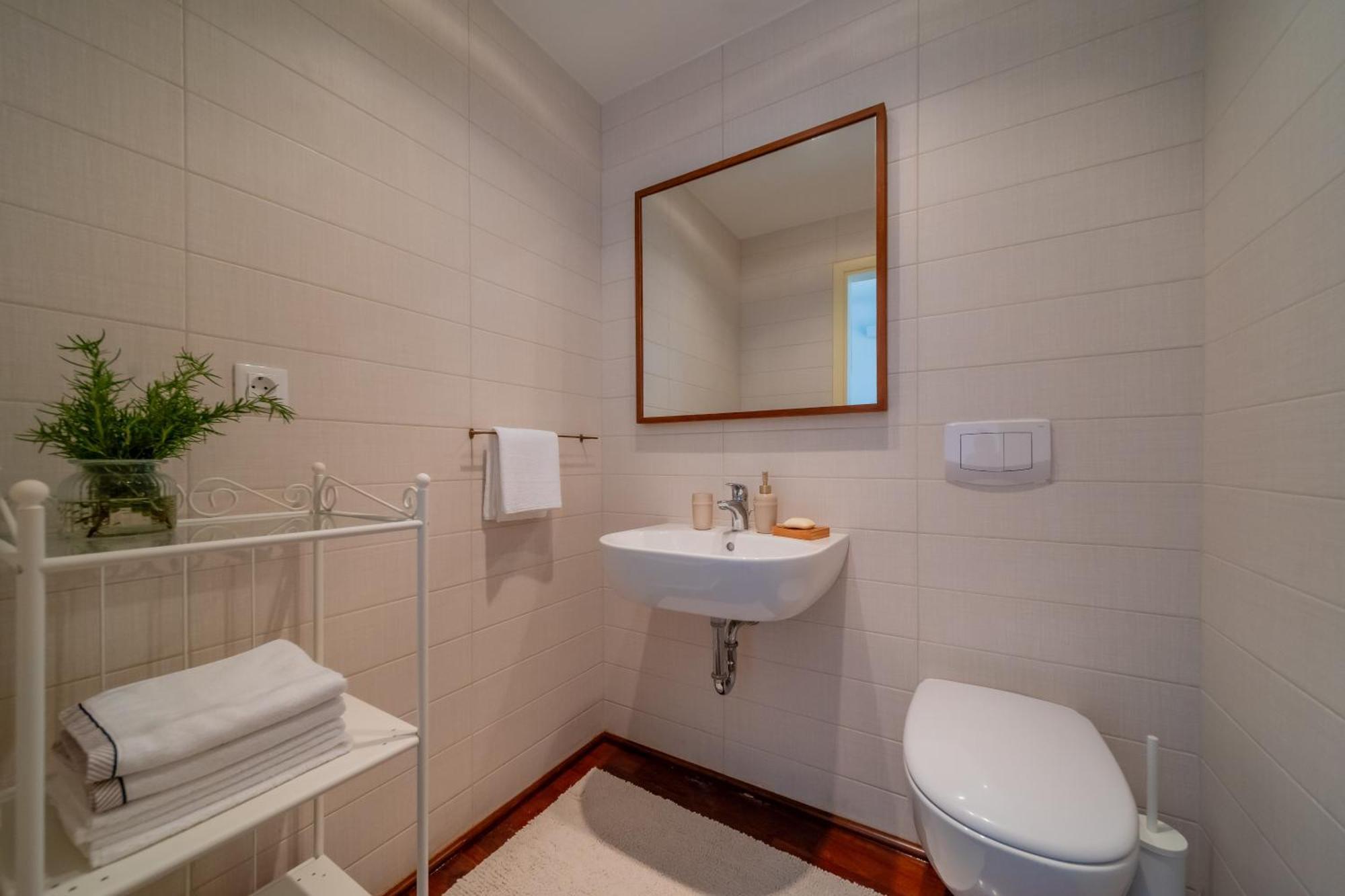 Old Town Seabreeze Residence Ровин Екстериор снимка