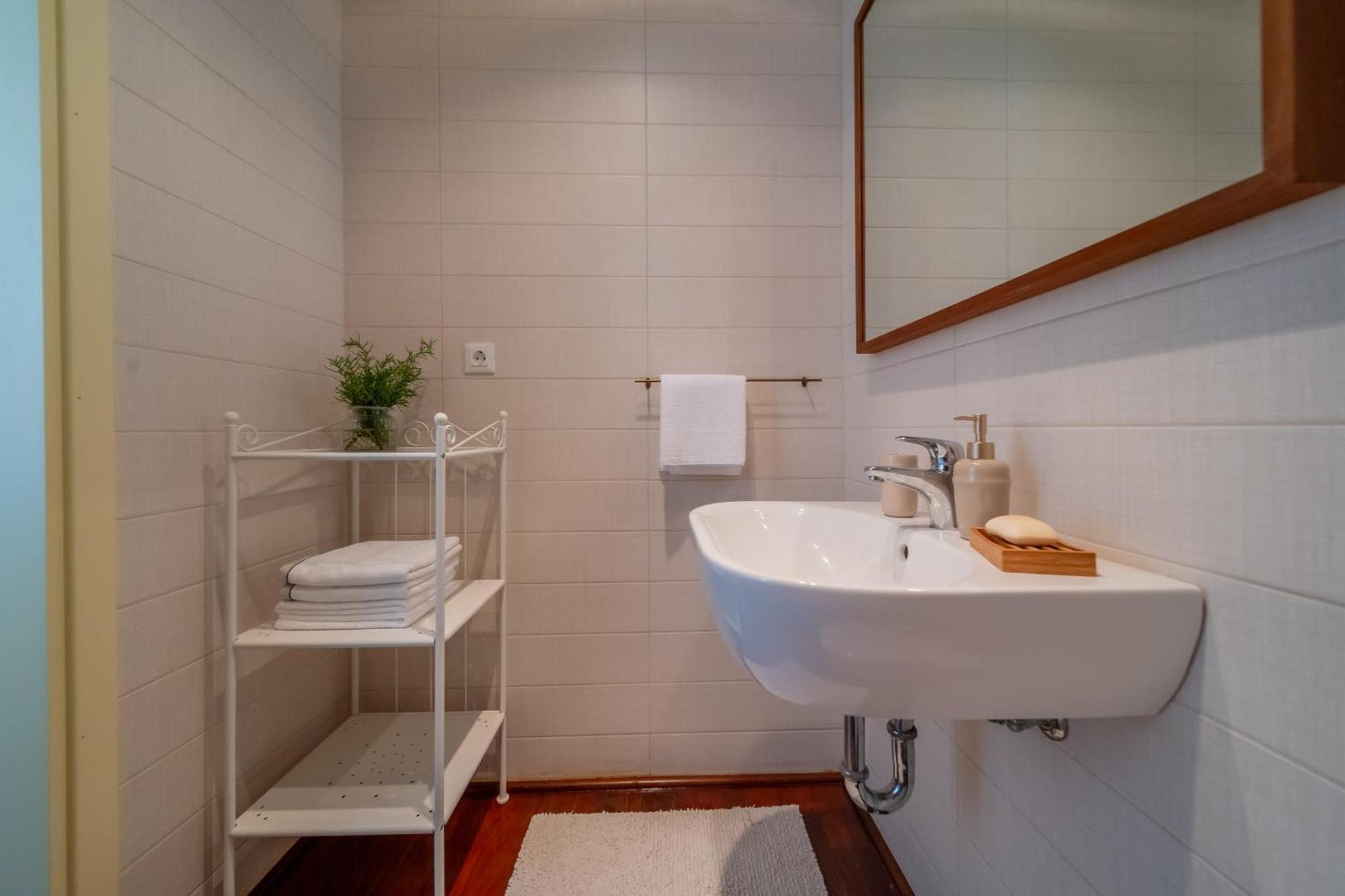 Old Town Seabreeze Residence Ровин Екстериор снимка