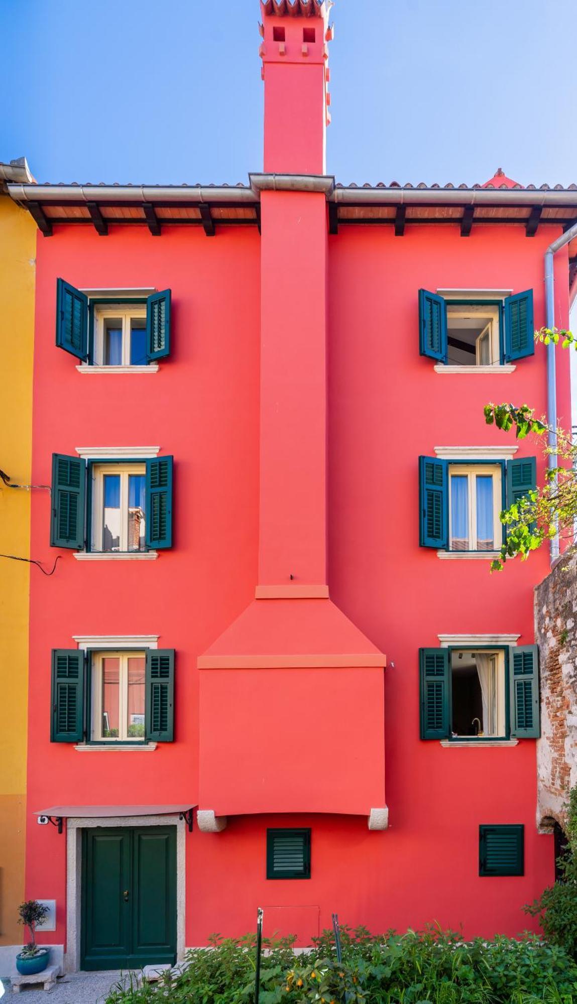 Old Town Seabreeze Residence Ровин Екстериор снимка