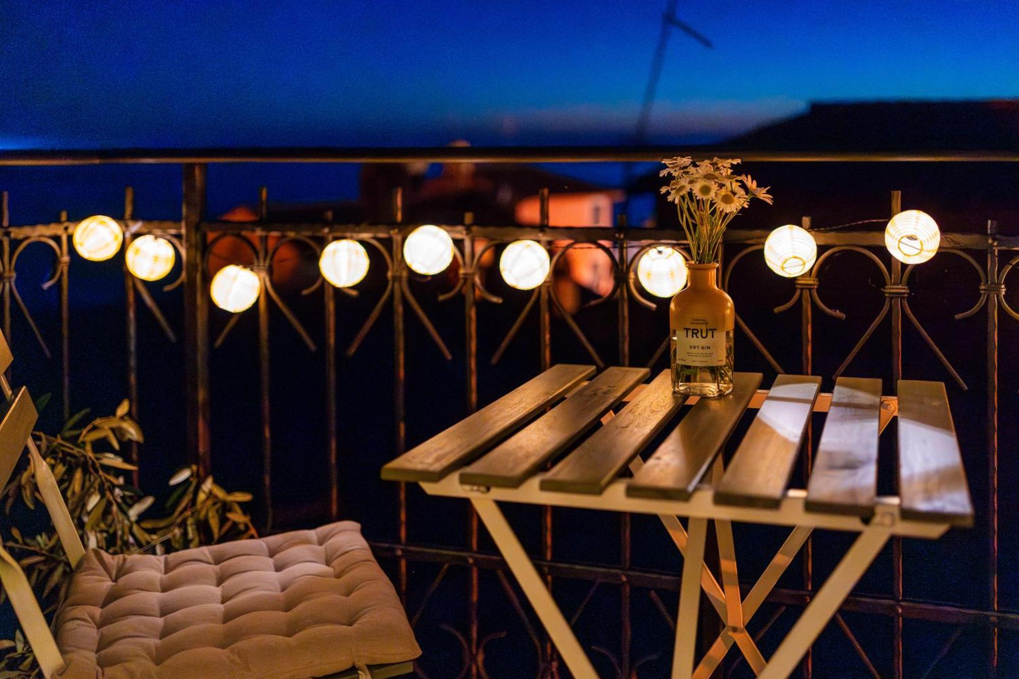 Old Town Seabreeze Residence Ровин Екстериор снимка