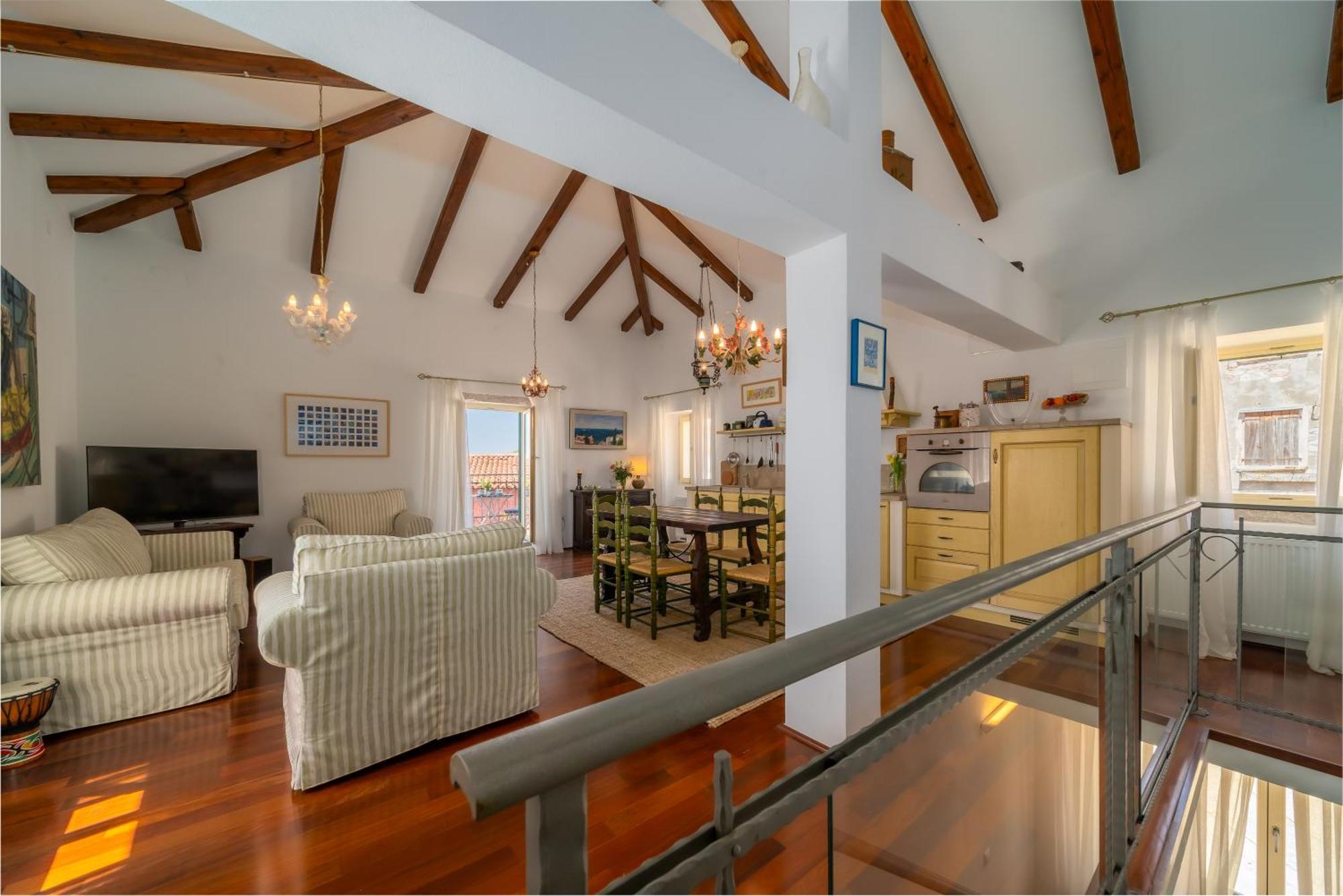Old Town Seabreeze Residence Ровин Екстериор снимка