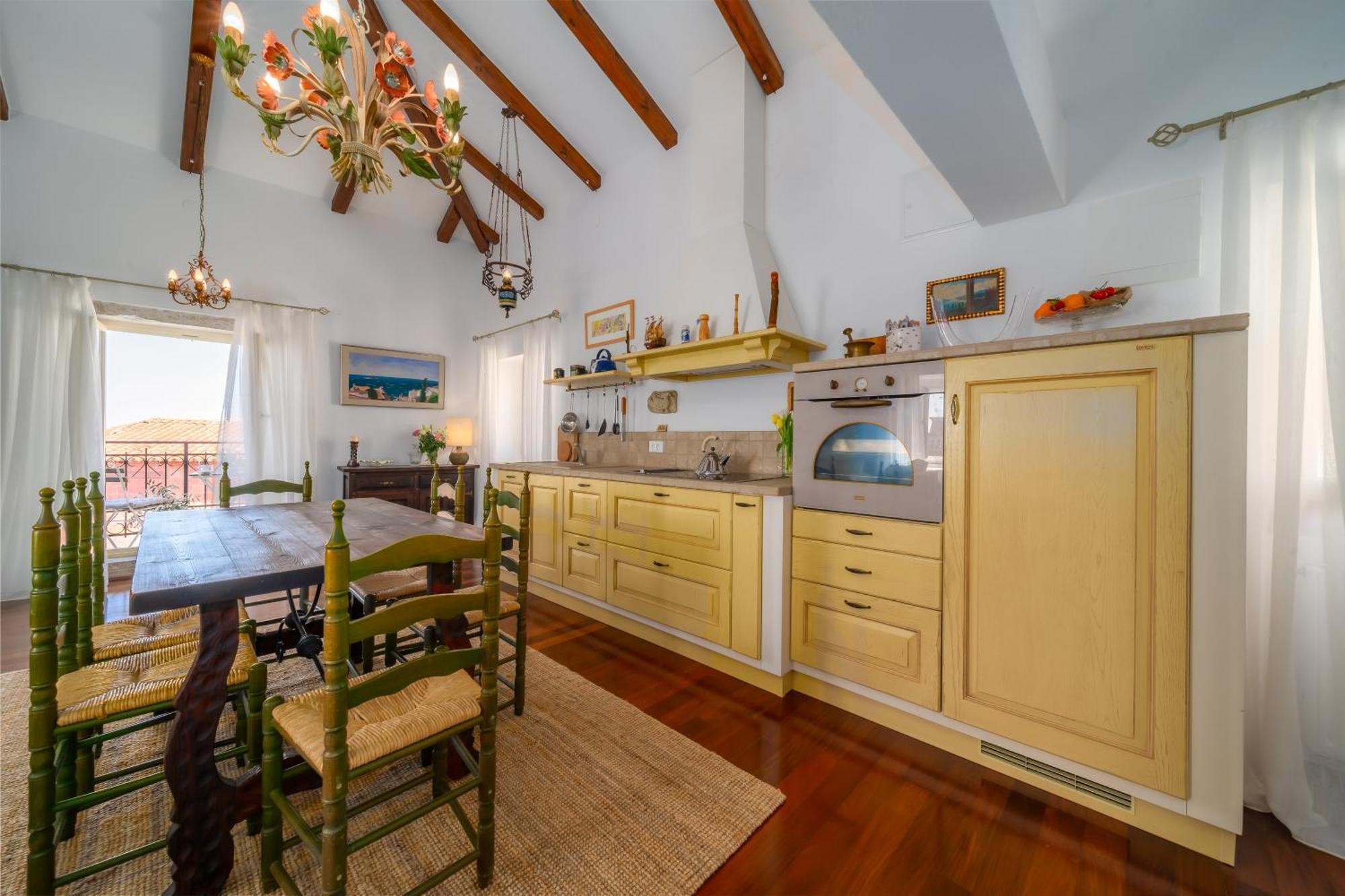 Old Town Seabreeze Residence Ровин Екстериор снимка